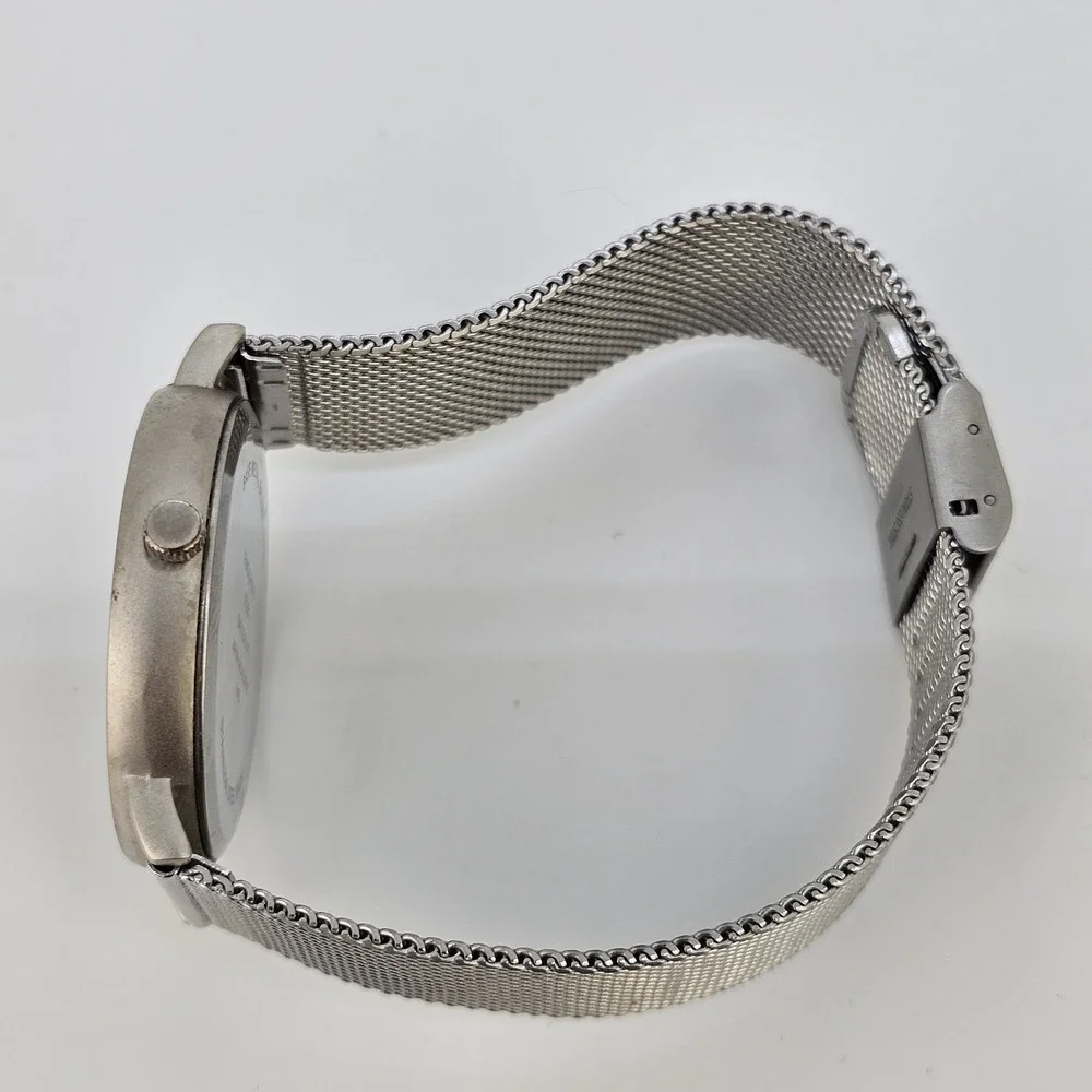 Men's Analog‎ Watch 40MM Gray Dial Gray Mesh Bands New Battery